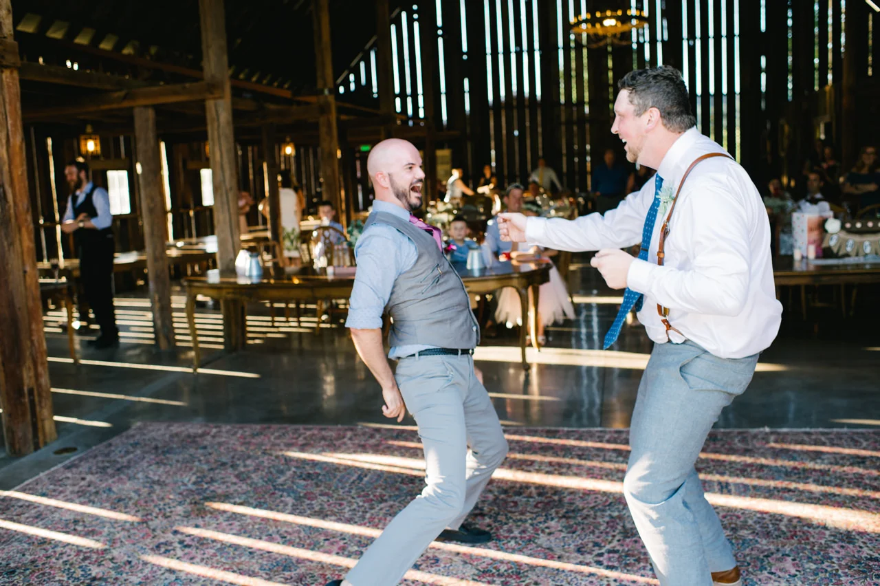 tin-roof-barn-washington-wedding-089.jpg