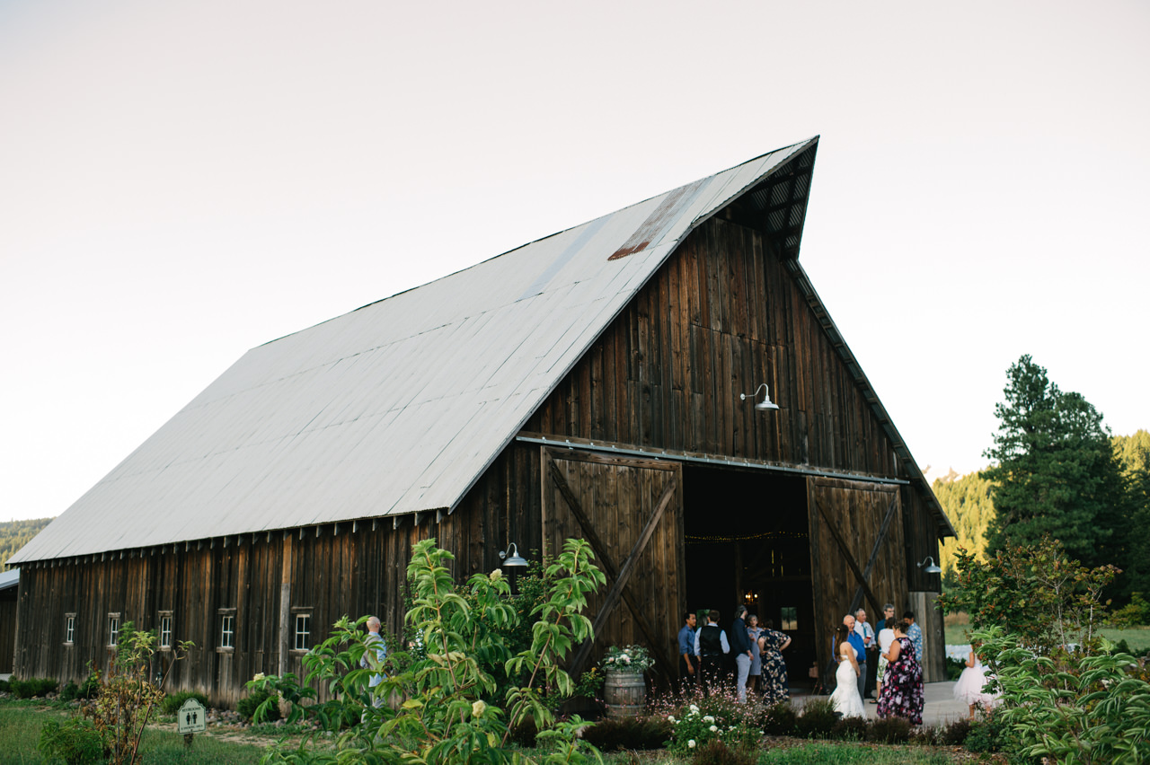 tin-roof-barn-washington-wedding-102.jpg