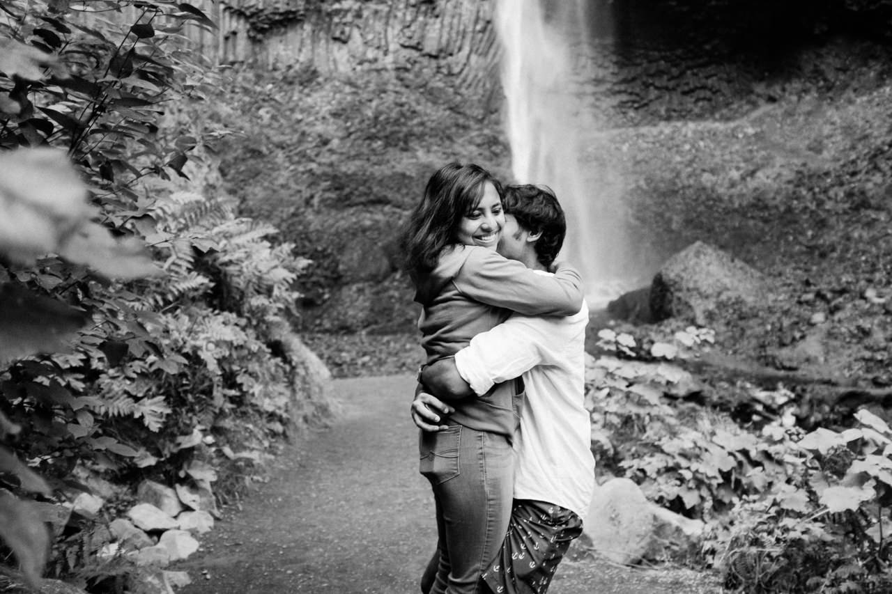 portland-latourell-falls-proposal-engagement-016.jpg