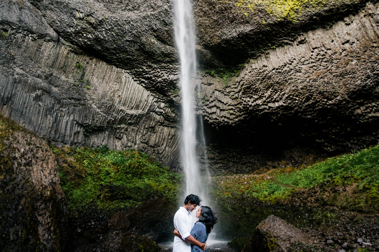 portland-latourell-falls-proposal-engagement-030.jpg