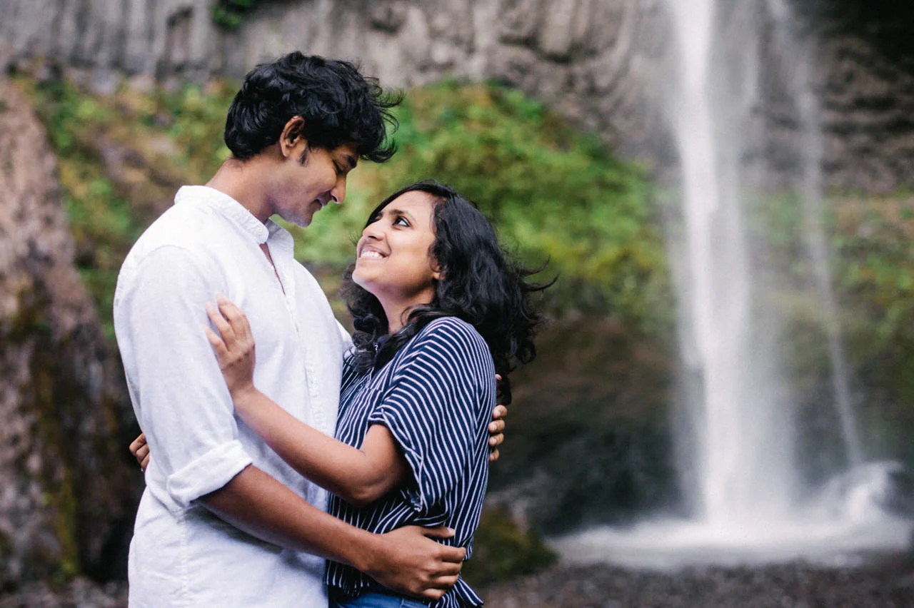 portland-latourell-falls-proposal-engagement-035.jpg