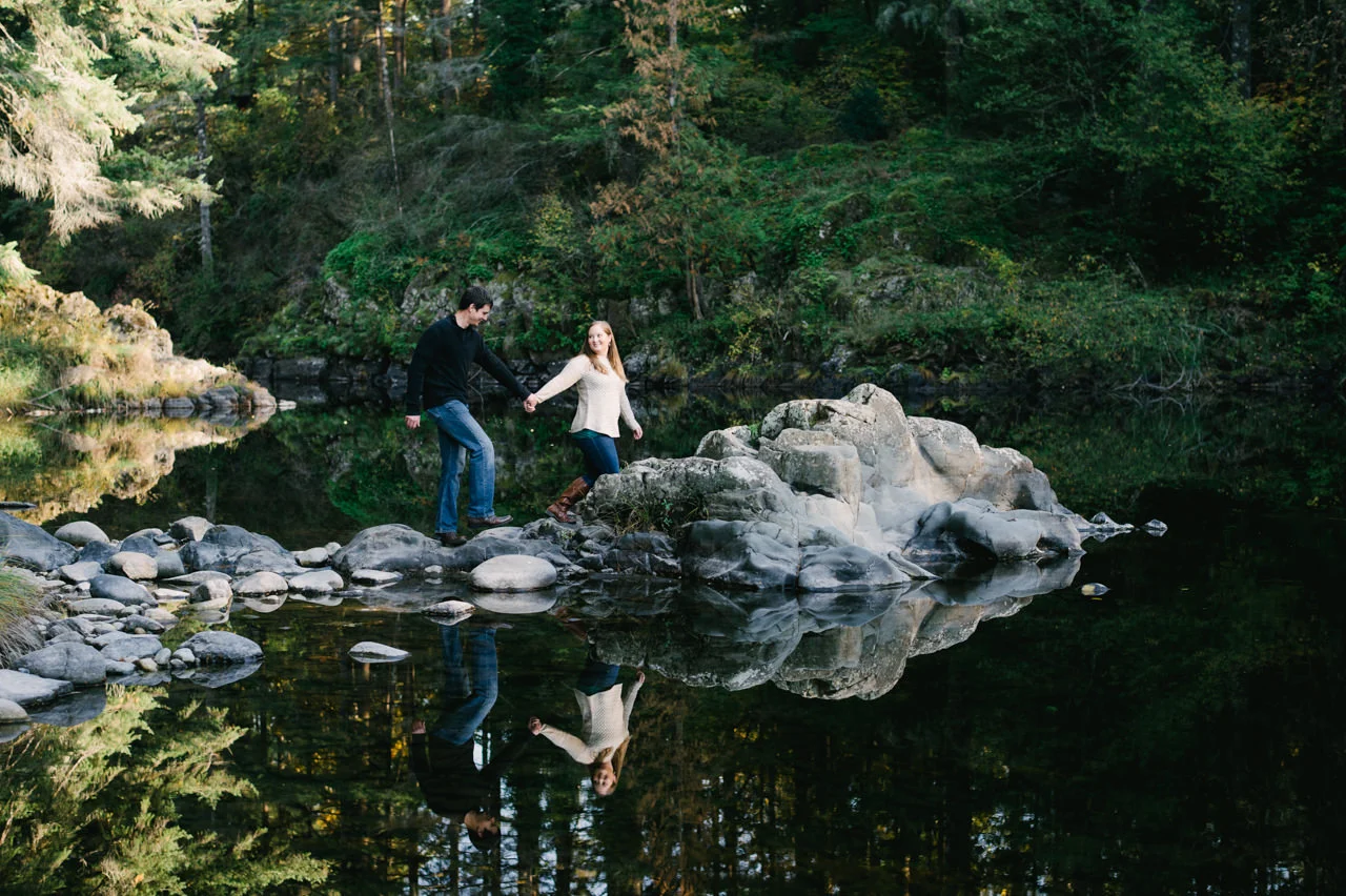 washougal-river-fall-engagement-12.jpg