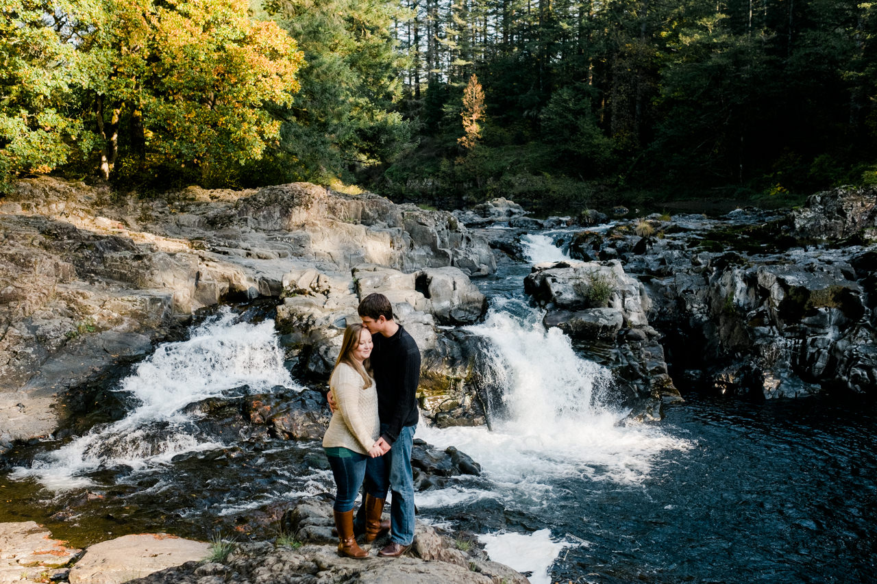 washougal-river-fall-engagement-17.jpg