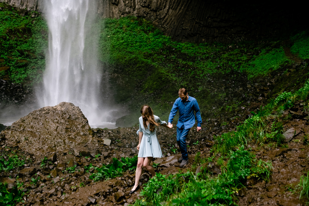columbia-gorge-latourell-waterfall-engagement-026.jpg