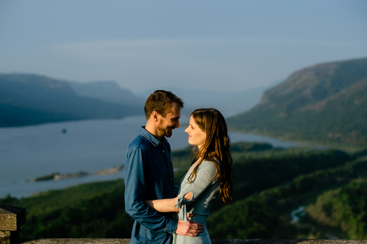 columbia-gorge-latourell-waterfall-engagement-034.jpg