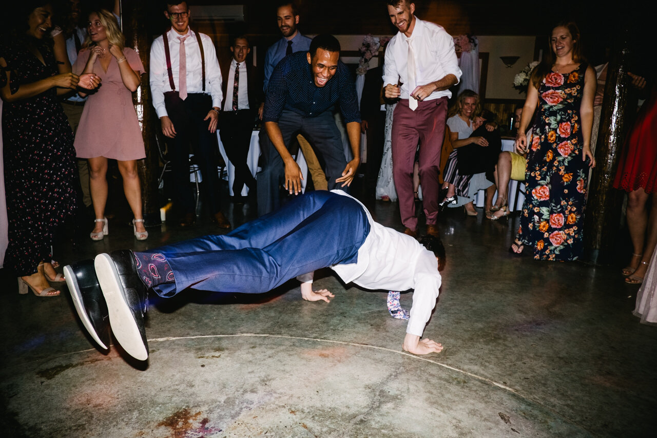  Wedding guest does worm on dance floor 