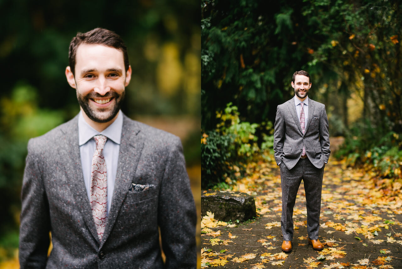  Portrait of happy groom in fall leaves and grey jacket 