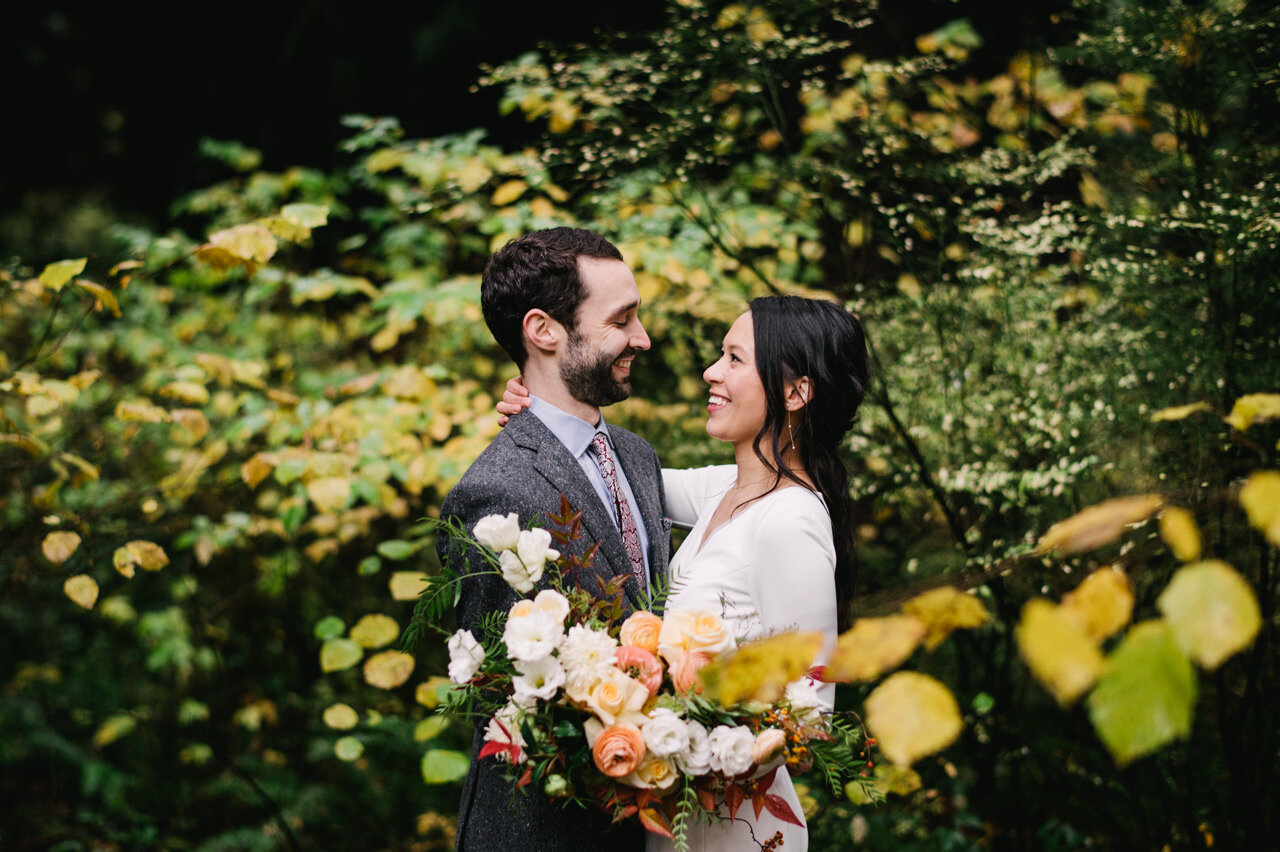  Elopement portrait in fall colors of Hoyt arboretum 