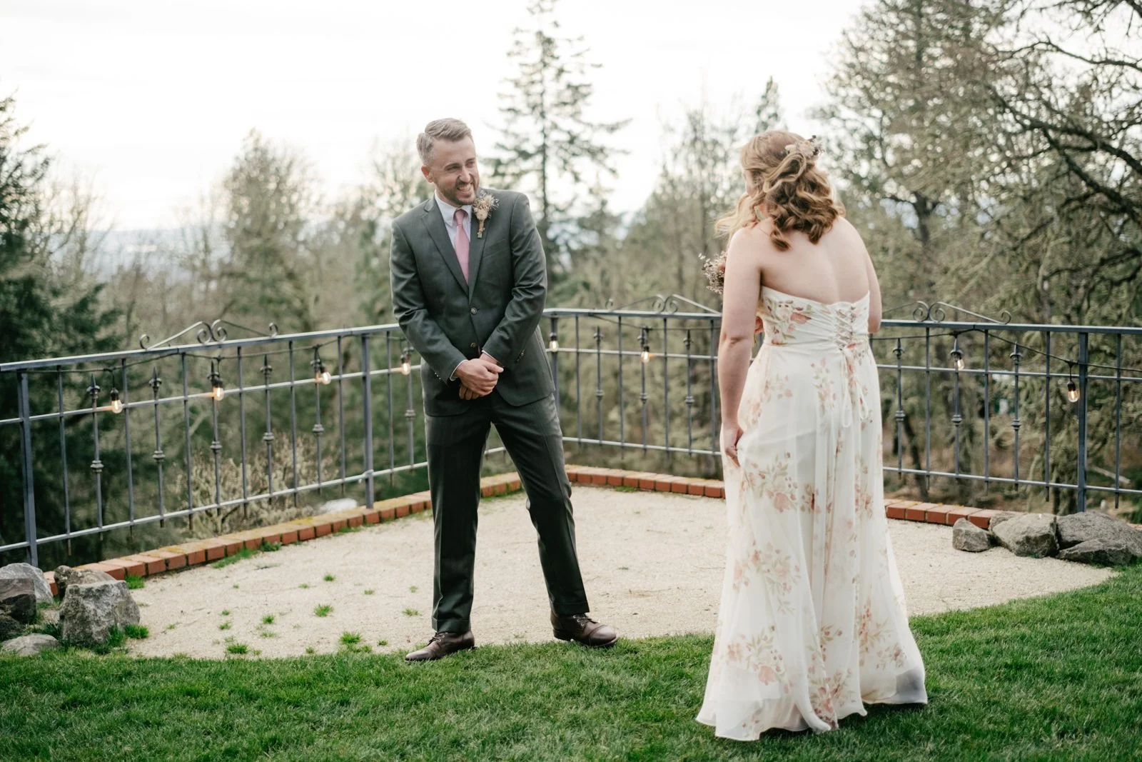 mount-tom-winter-wedding-006.JPG