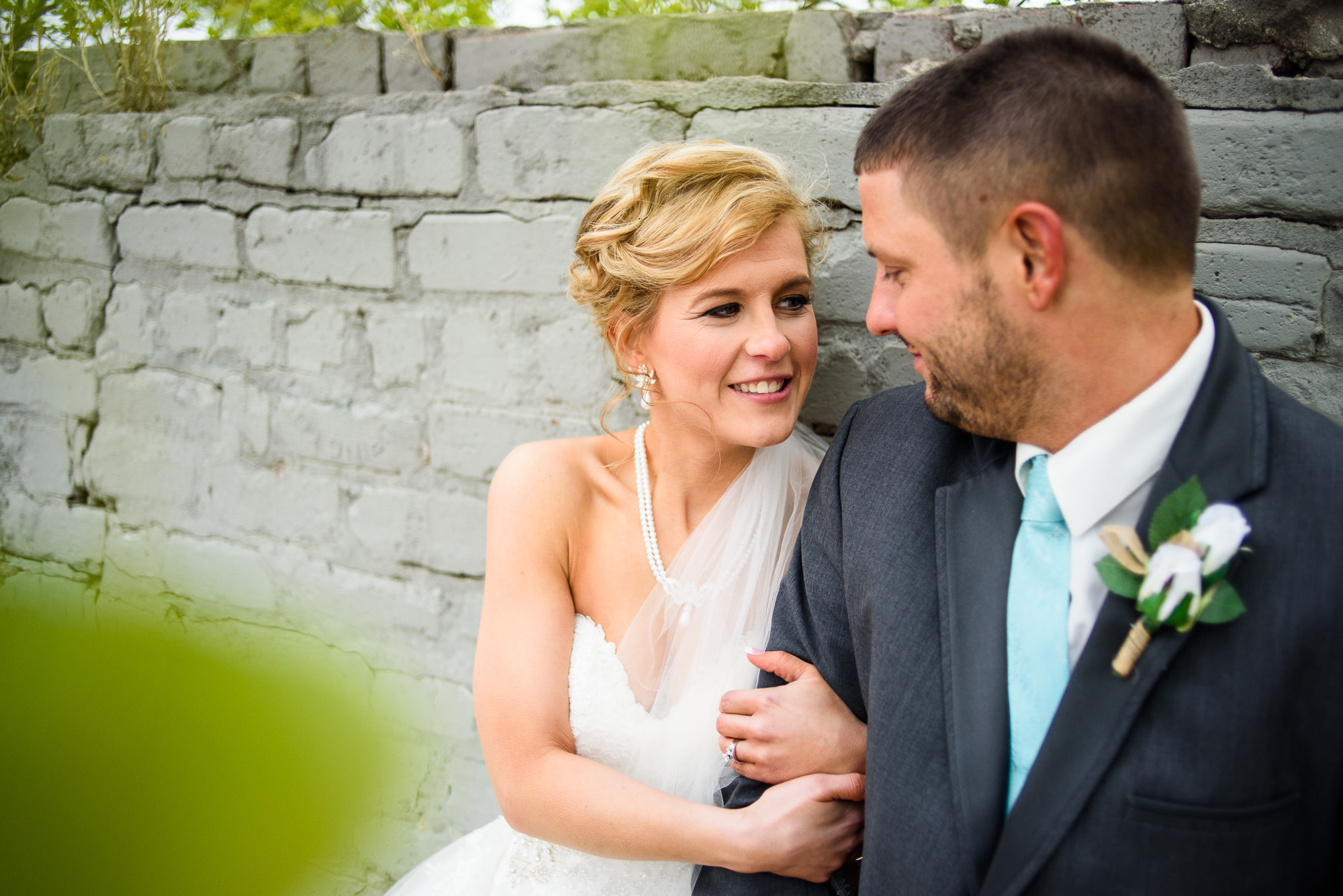 WEDDING-PHOTOGRAPHERS-IN-OMAHA-0020.jpg