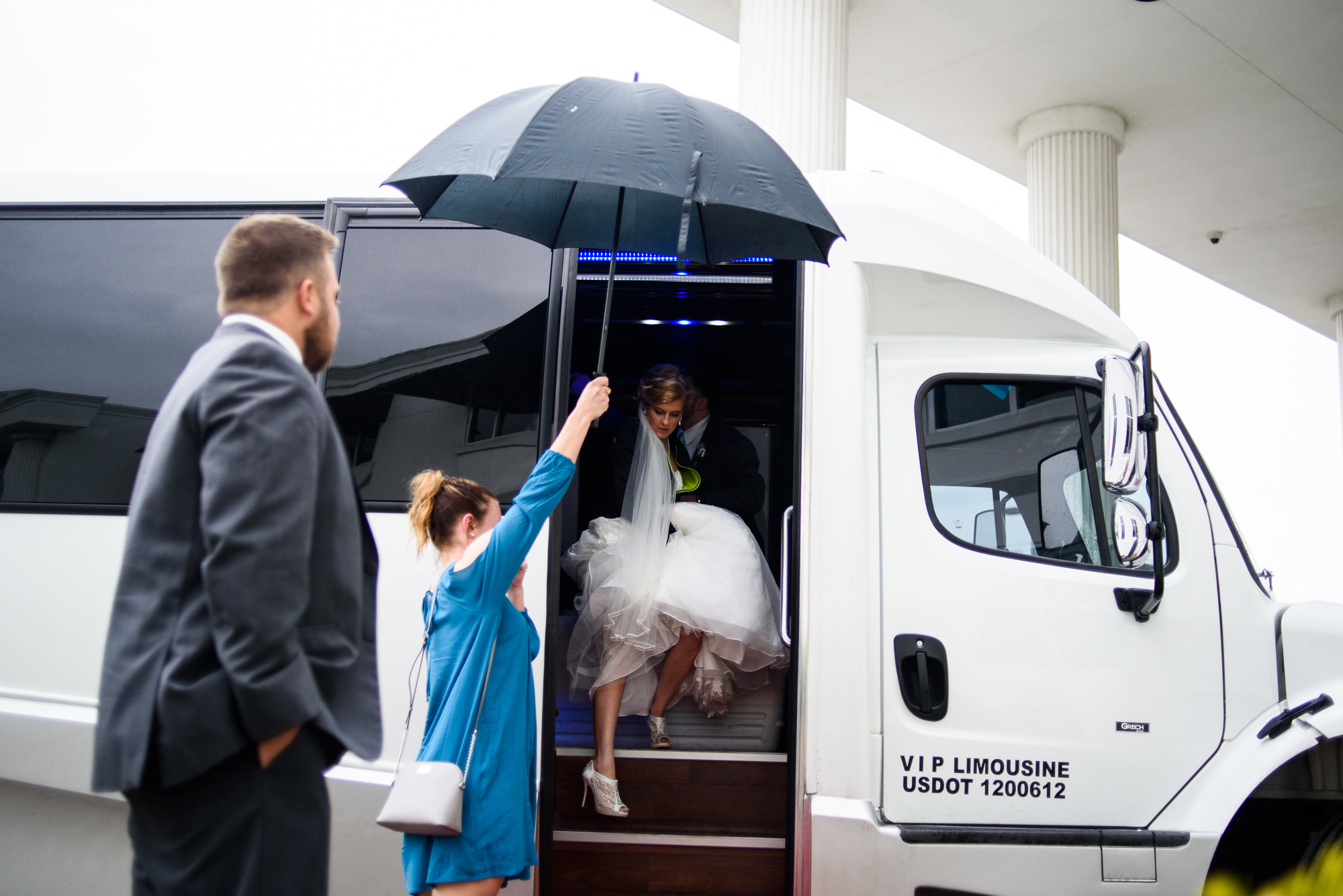WEDDING-PHOTOGRAPHERS-IN-OMAHA-0023.jpg