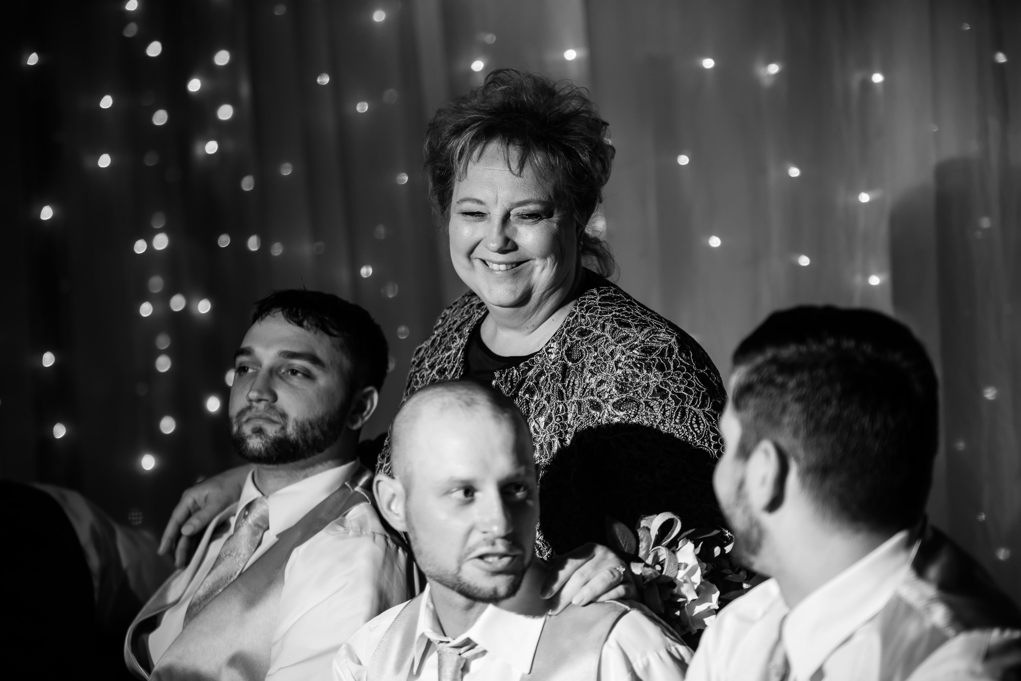 WEDDING-PHOTOGRAPHERS-IN-OMAHA-0025.jpg