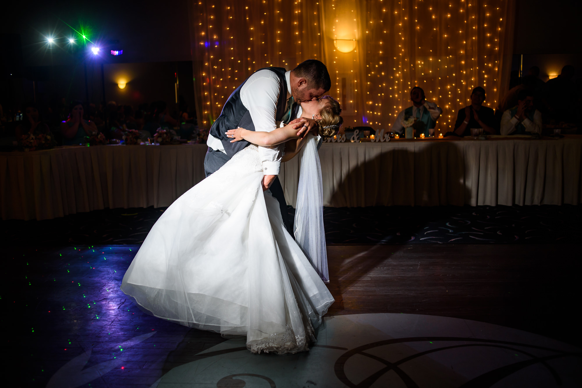 WEDDING-PHOTOGRAPHERS-IN-OMAHA-0027.jpg