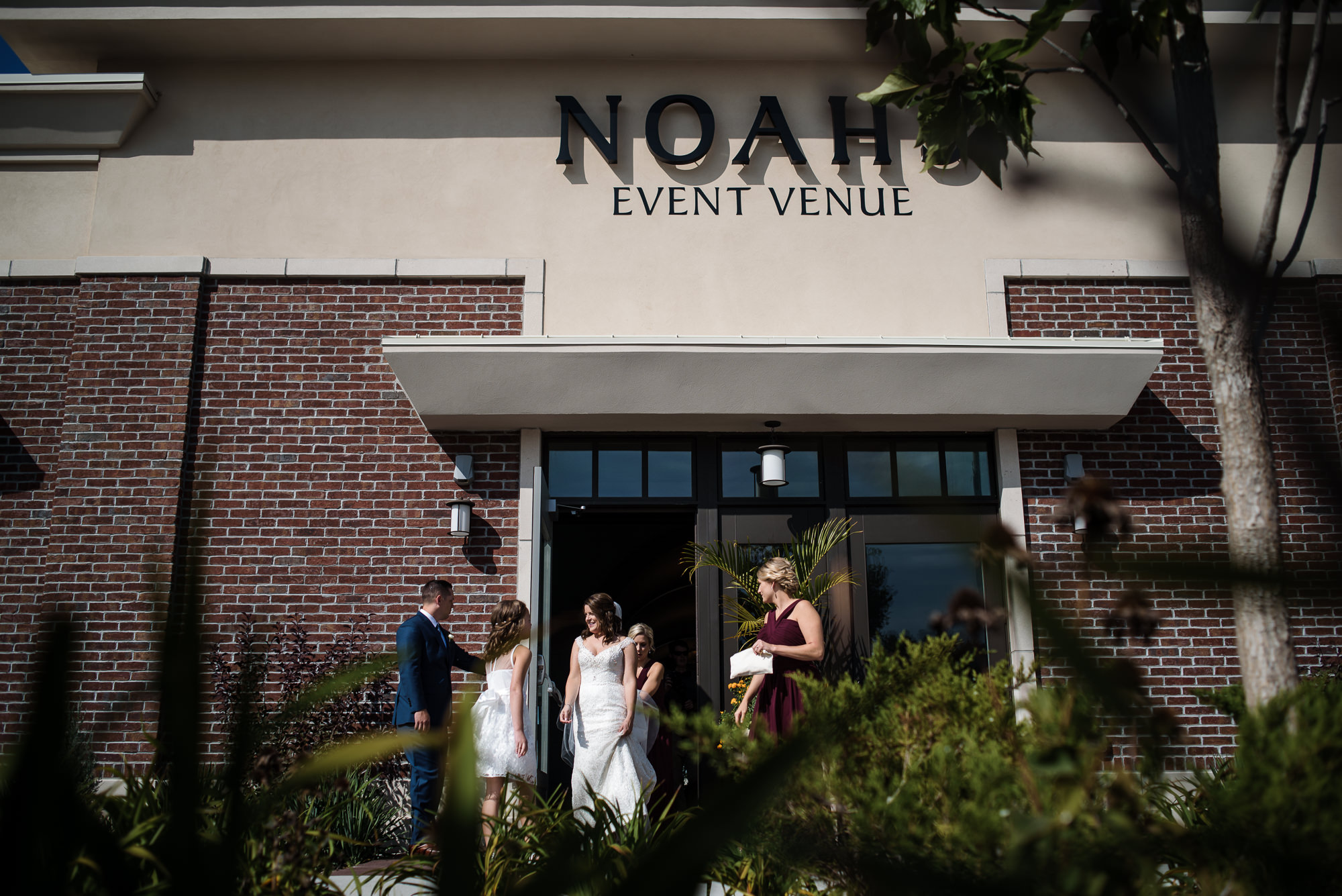 KEVIN-STACY-NOAHS-EVENT-VENUE-OMAHA-WEDDING-PHOTOGRAPHER-012.jpg