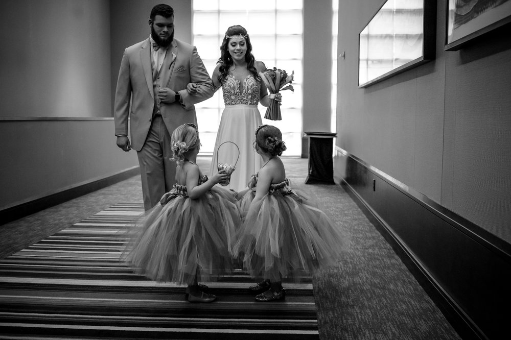 HILTON-OMAHA-WEDDING-PHOTOGRAPHER-JM-STUDIOS-OMAHA-LIV-BRICE-023.jpg