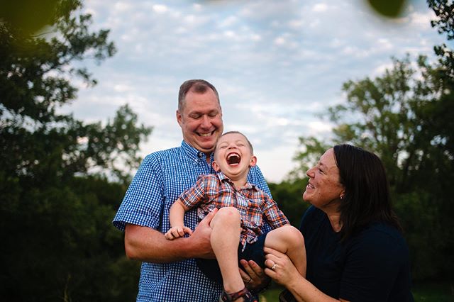 Belly laughs for days.
.
.
.
#iowa #iowafamilyphotographer #iowafamily #momentsoverposes #uniquefamilyphotos #jmstudiosomaha