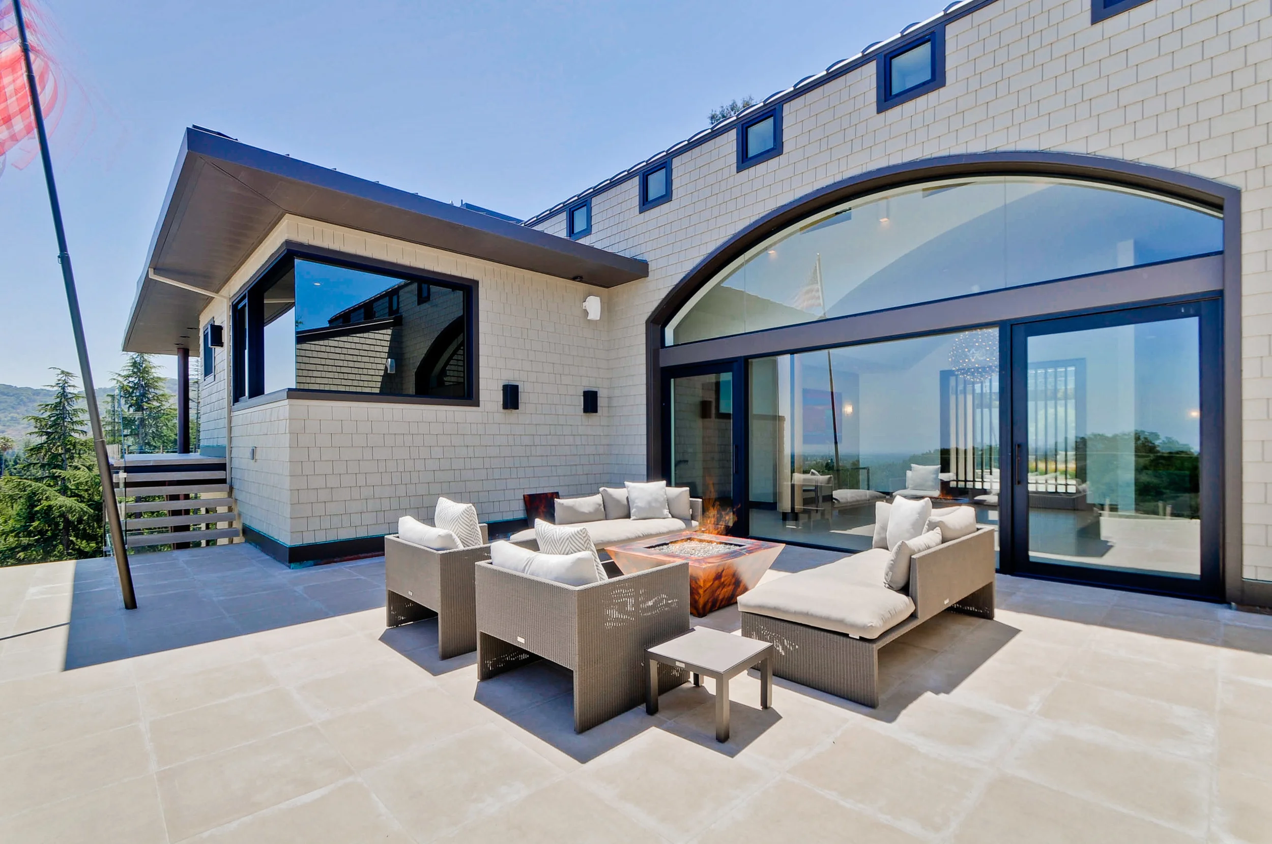 Balcony               12.jpg
