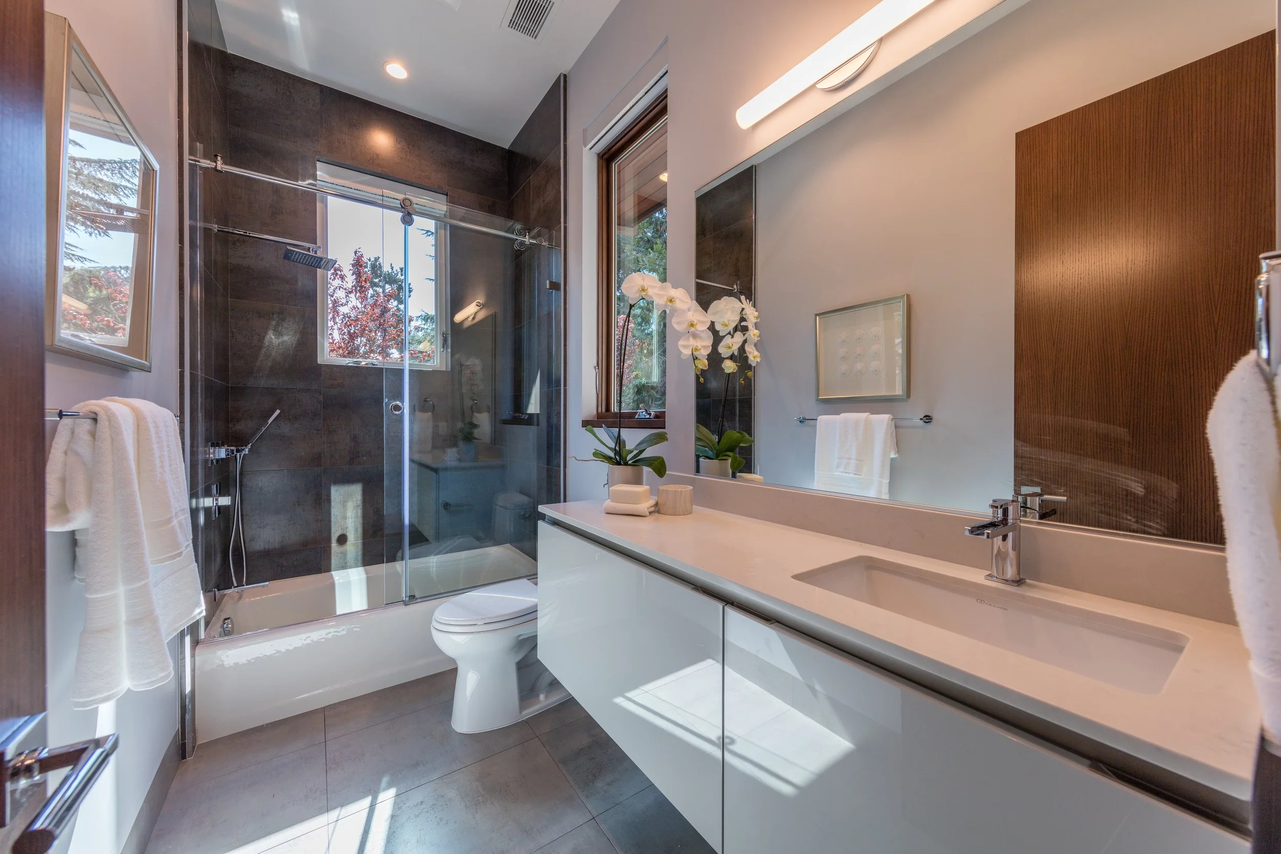 031_Bathroom.jpg