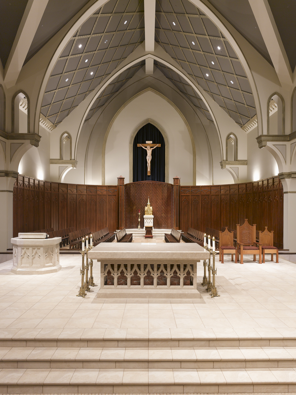 SJA PH Direct view of altar and knave.jpg