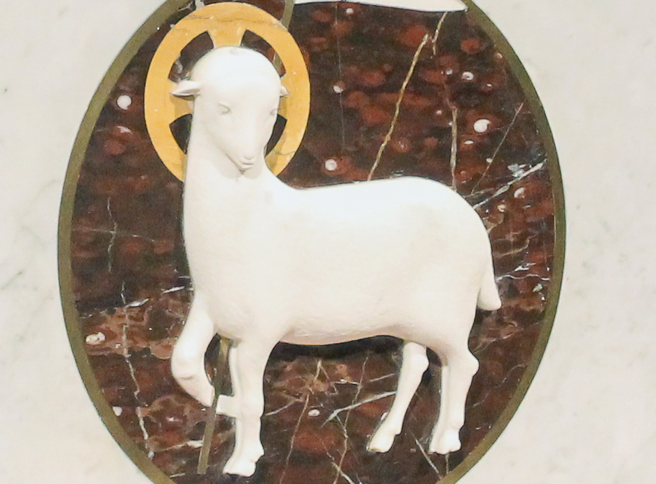 092217 Altar 2 B LG lamb.jpg