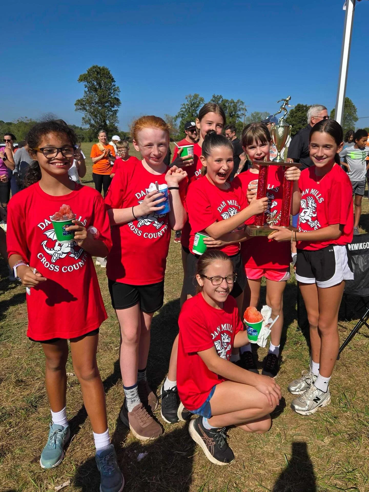 Congrats to the Dan Mills cross country teams on their wins this weekend! The girls team took home 1st place and the boys took home 3rd! We are so proud of these Dragons!!! 🐉 🏆 🔥