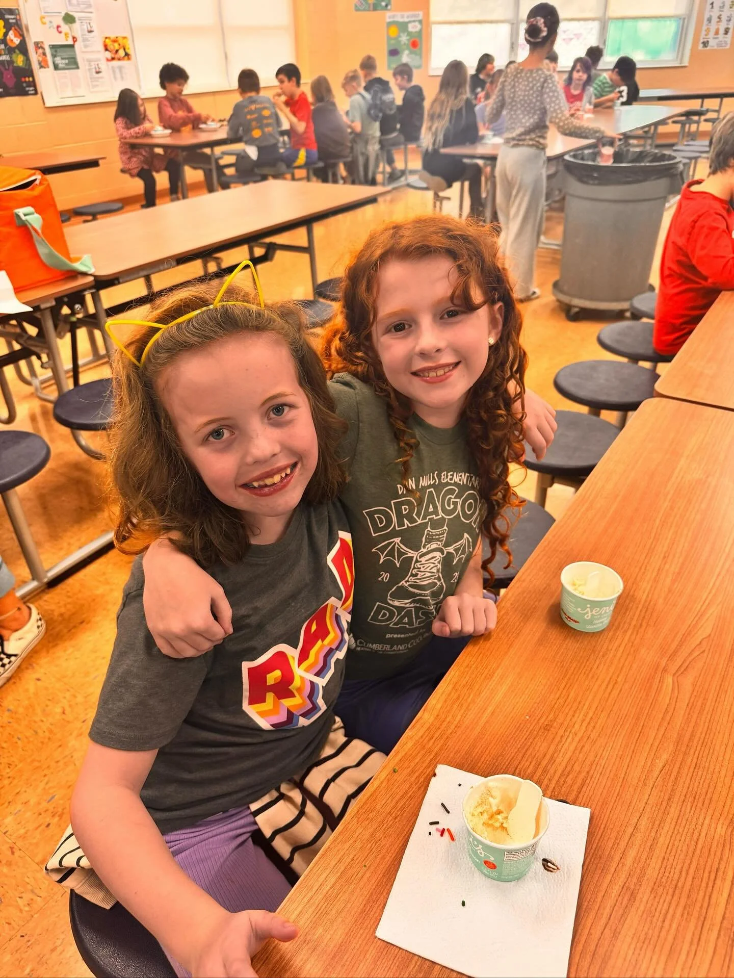 Ice cream partayyyyy! 🍦🍨🍧 special thanks to @jenisicecreams in East Nashville for providing this amazing prize for Dragon Dash!