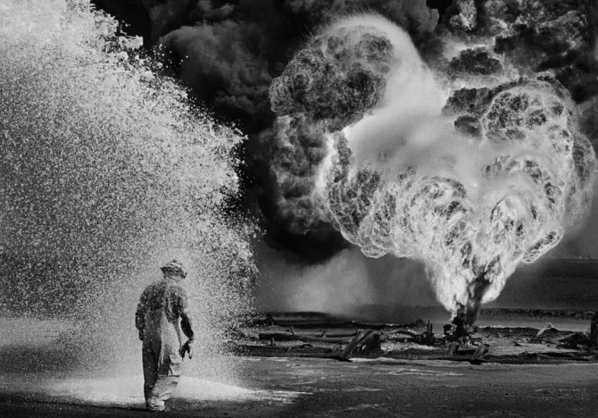 Sebastião Salgado, Greater Burhan Oil Field, Kuwait, 1991