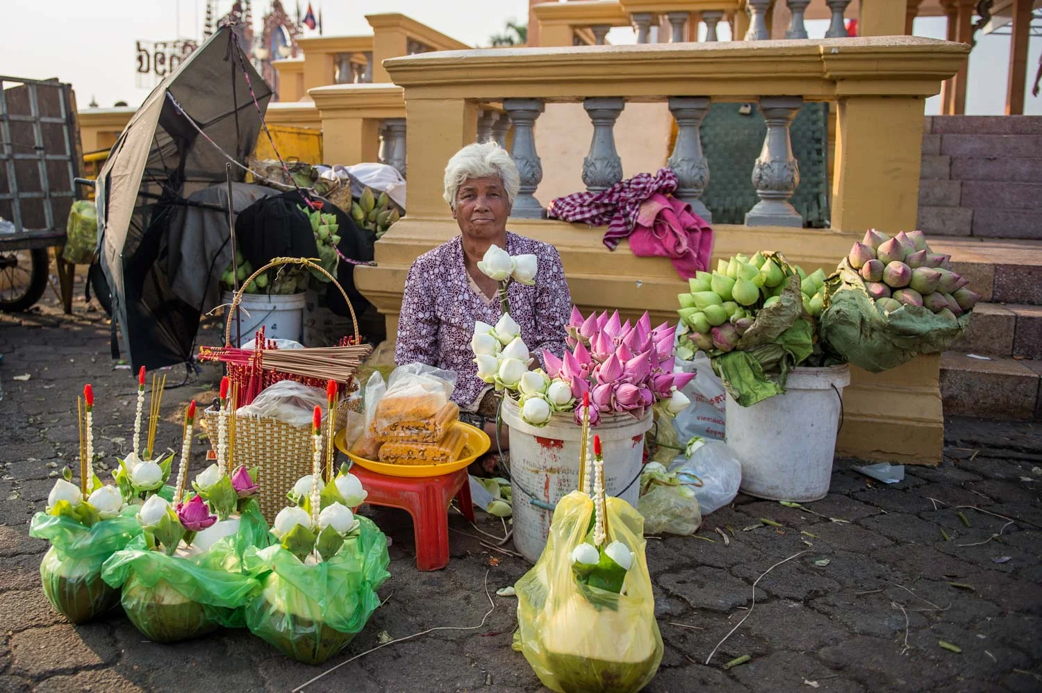 Flower seller, Phnom Penh; Nikon D4S, 24mm, f/2.8, 1/500s, ISO 100