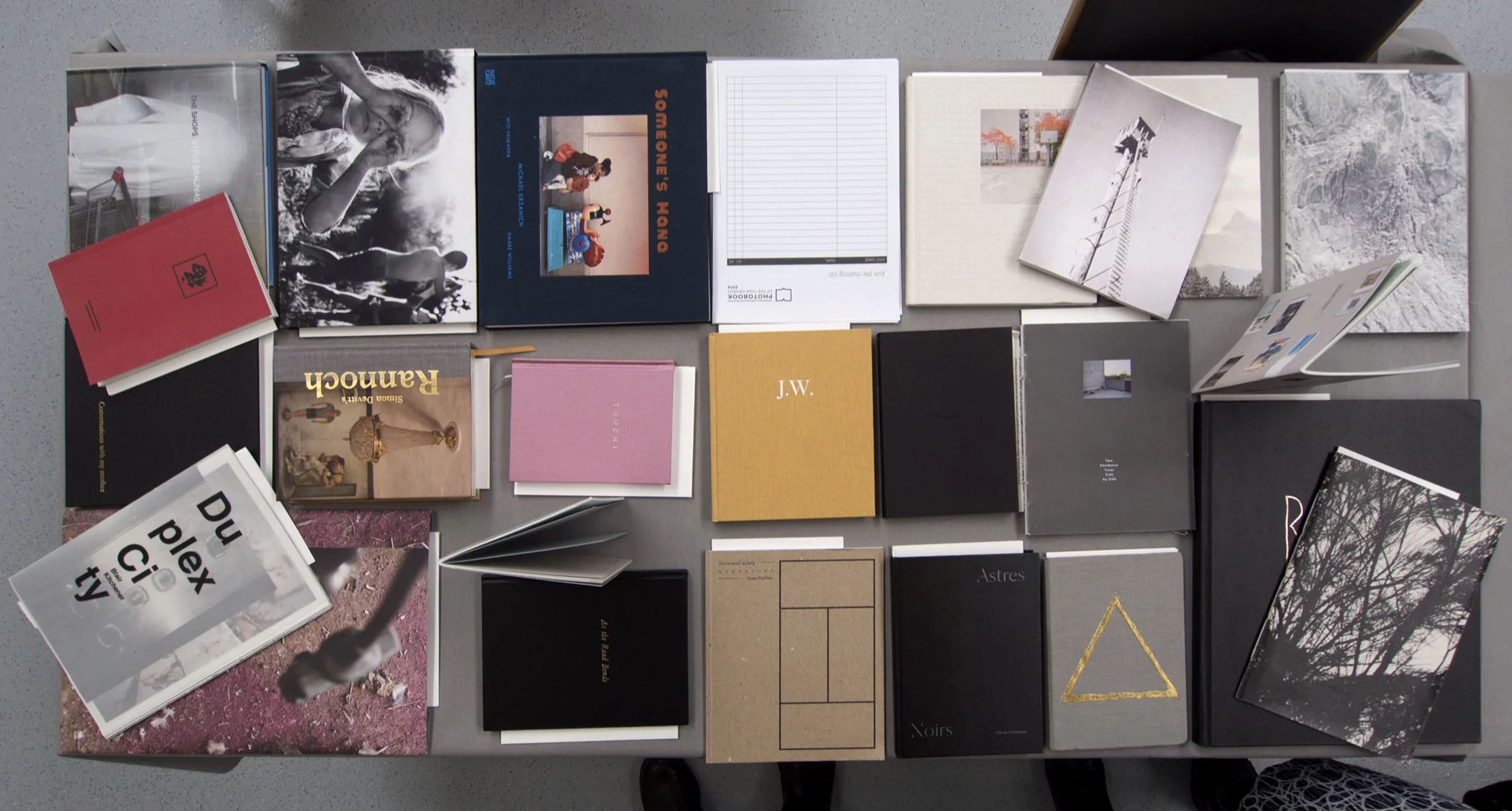Table-view-from above_6103315.jpg