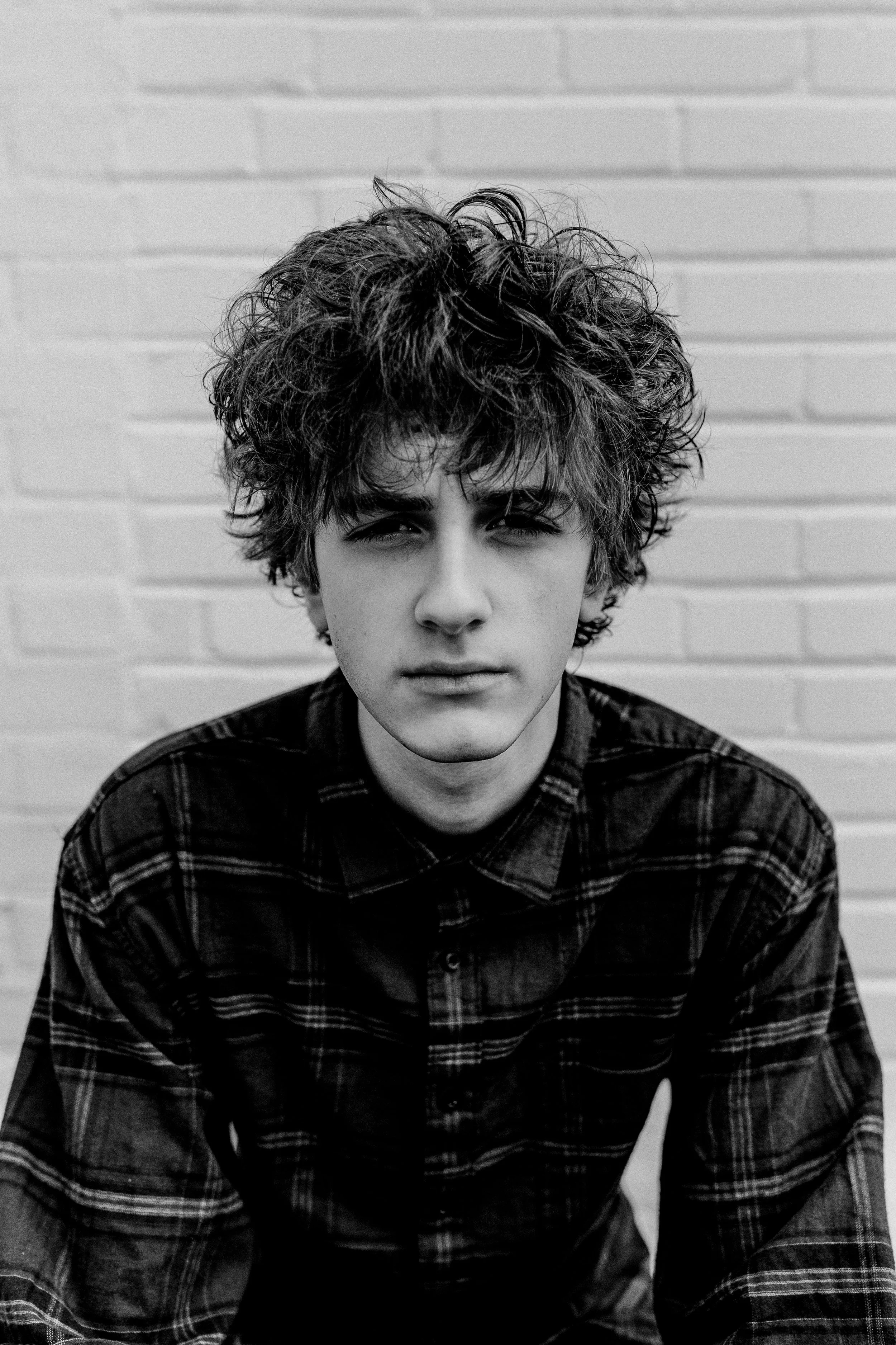 Aiden'sSeniorPictures-6-b&w.jpg