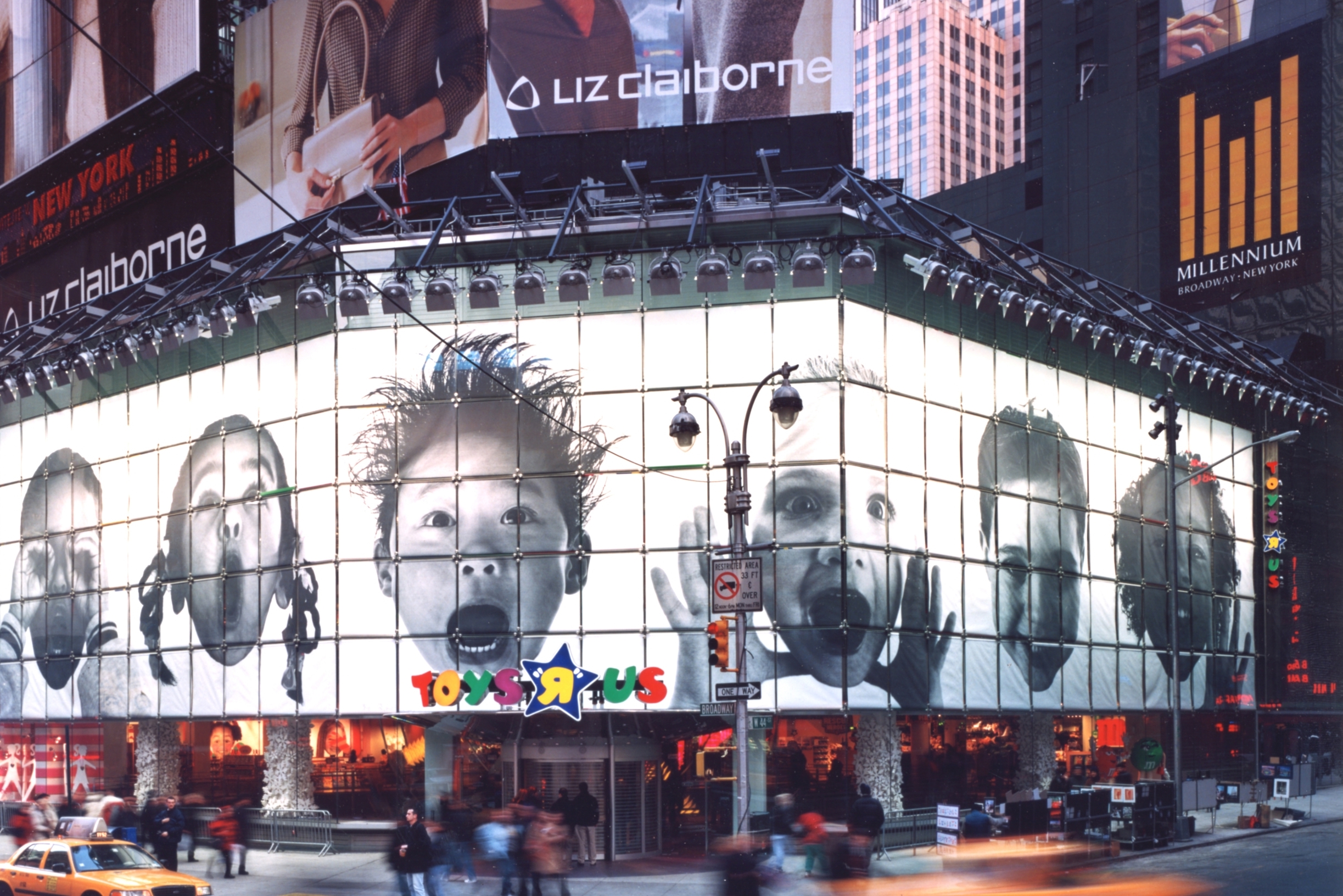 Tourneau - The Forum Shop at Caesars — Focus Lighting - Architectural  Lighting Design