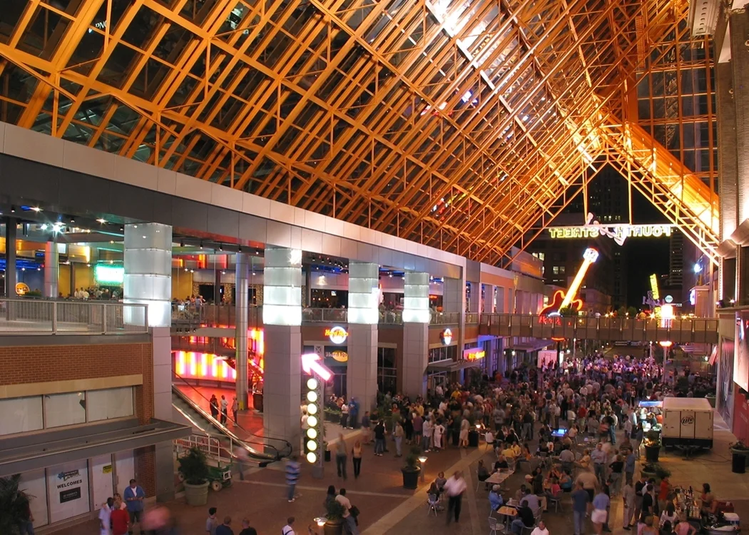 4th Street Live