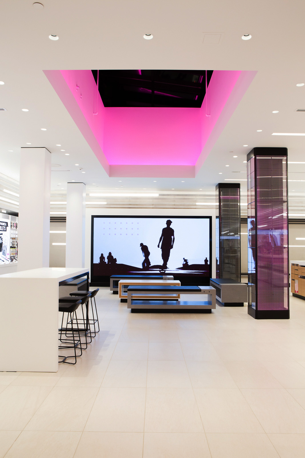 Tourneau - The Forum Shop at Caesars — Focus Lighting - Architectural  Lighting Design