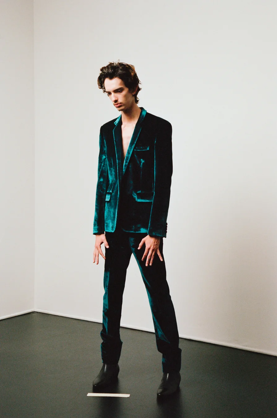 Kodi-Smit-McPhee_HERO_20_Page_1_Image_0001_instagram.jpg