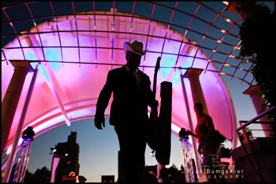 Another legendary performance by a guitar wizard!&nbsp;