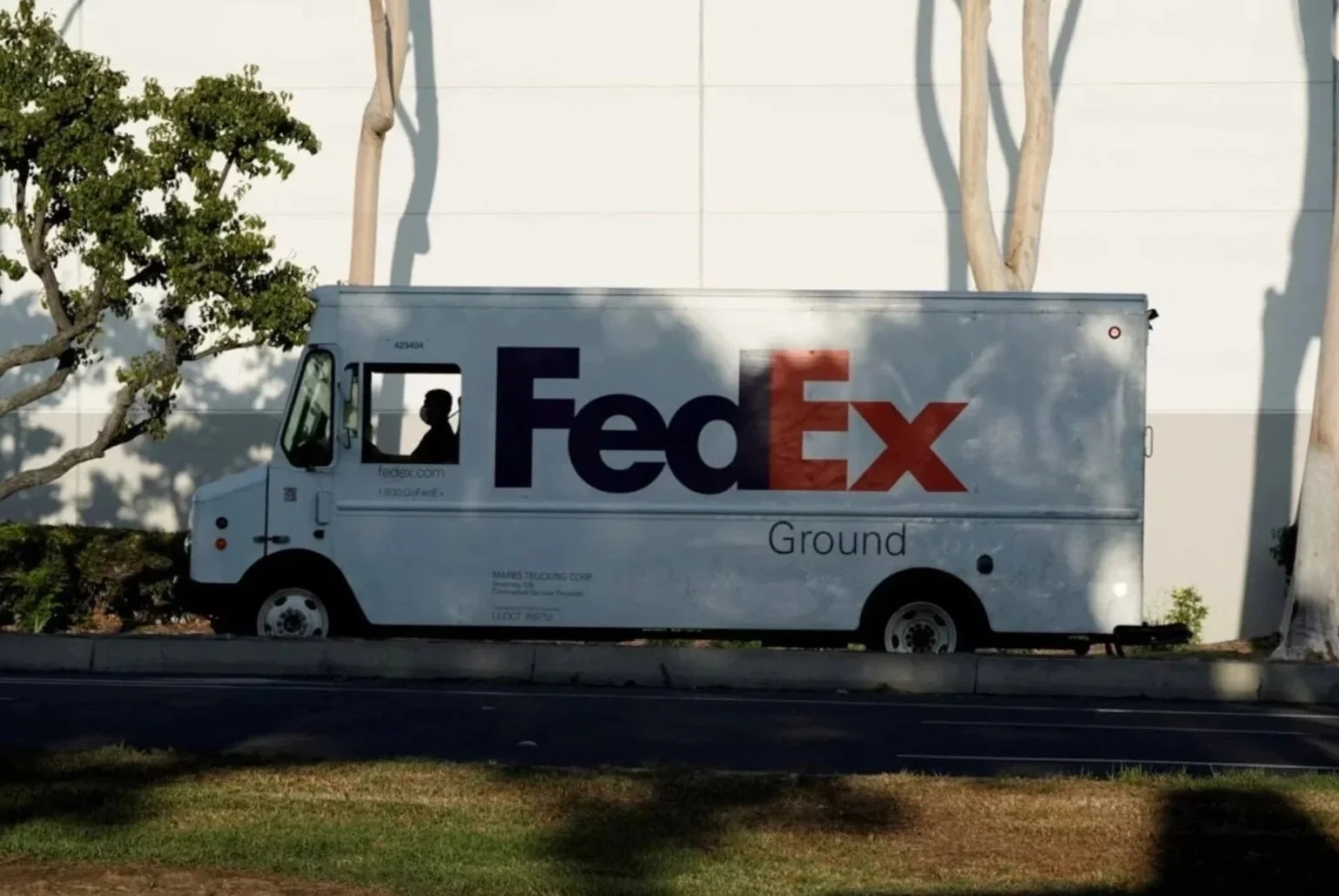 fedex truck 2.jpg