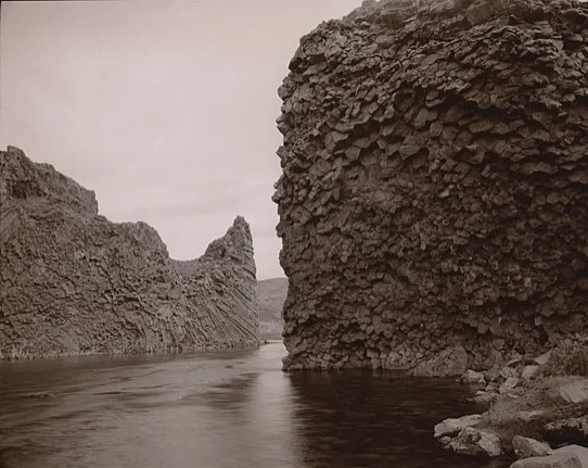 © Linda Connor Channel with River, Iceland