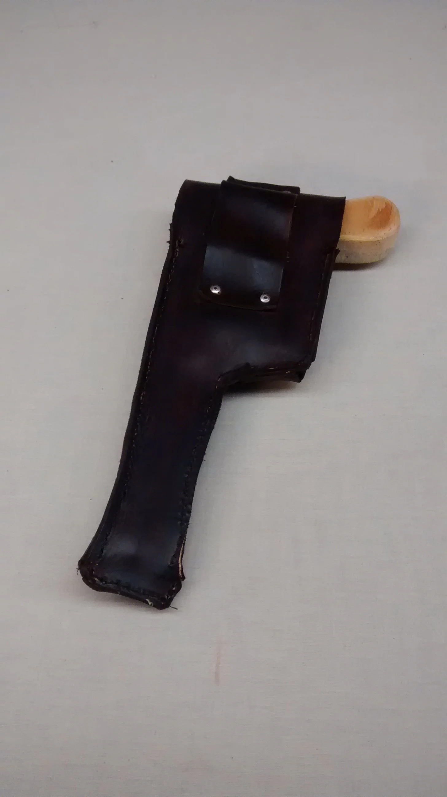  Gun holster, leather project. 
