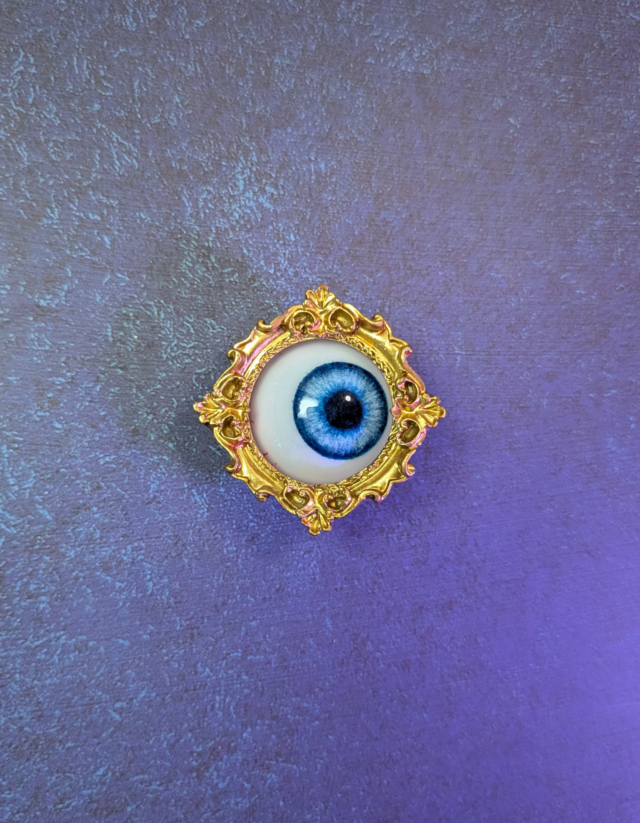 small puppet eye.png