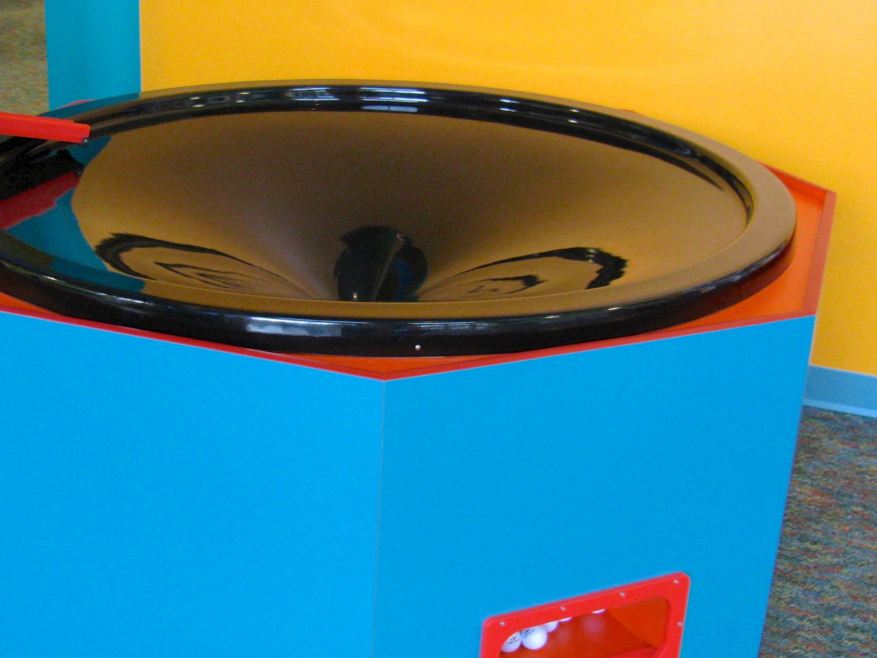 Hyperbolic Funnel