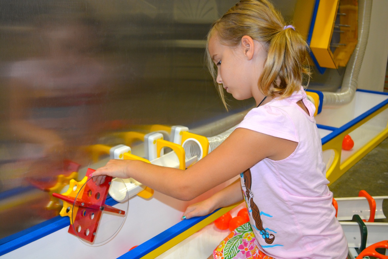 Science Kinetics Ball Wall 1.jpg