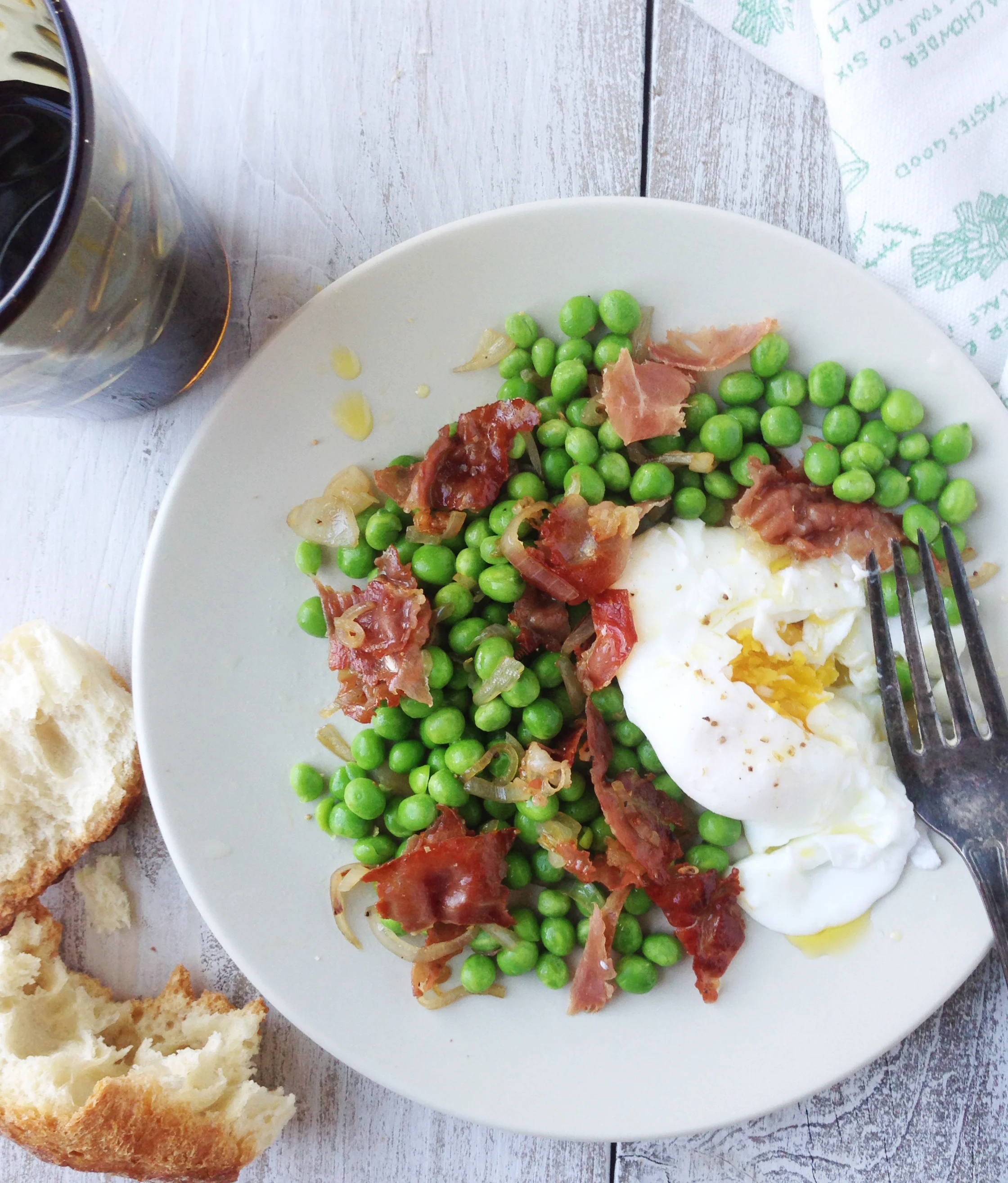 PoachedEgg_GreenPeas.jpg
