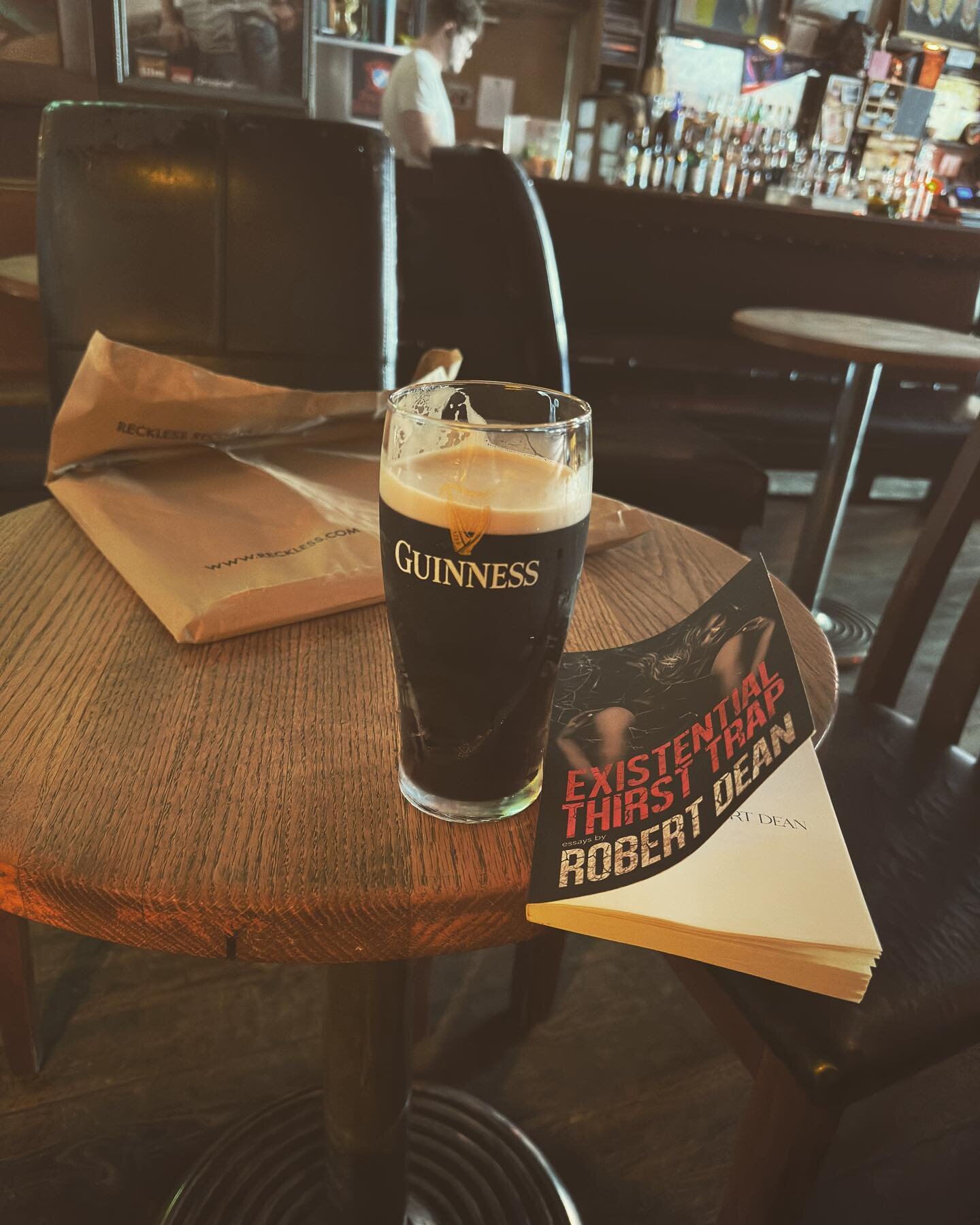 Current mood at The Old Town Alehouse in Chicago enjoying a @guinness and reading @literallyrobertdean #jazzonthejukebox #oldtownalehouse #chicago #guinness #robertdean #authors #sundaypint #existentialthirsttrap #oldtownalehousechicago