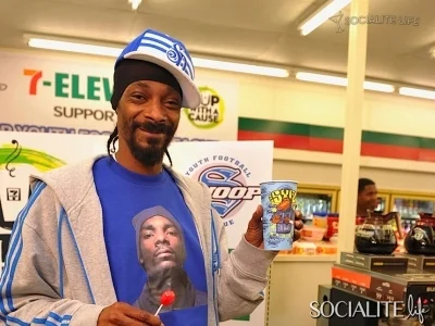 snoop-7eleven-hollywood-0914201003-400x300.jpg