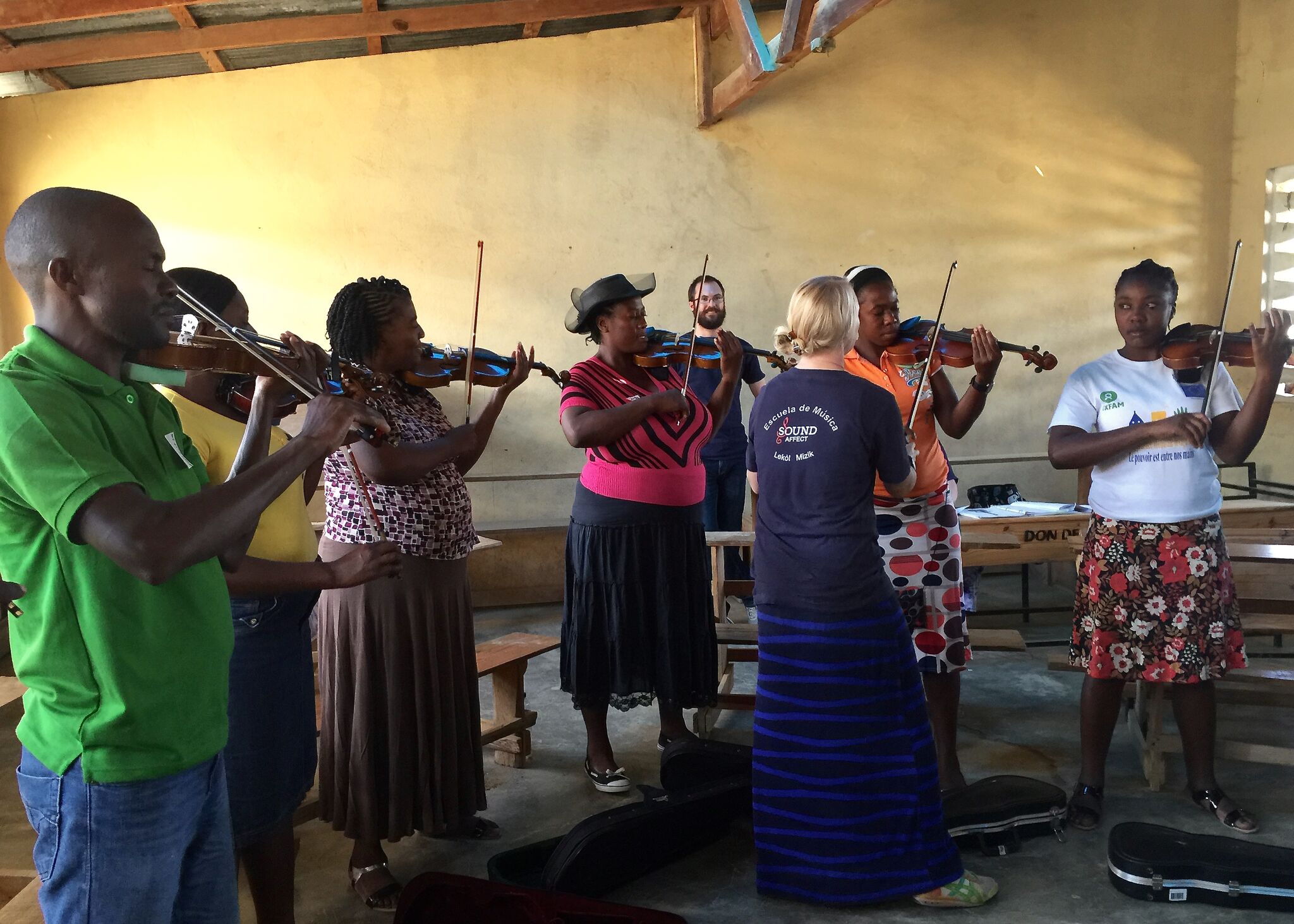 Mallory Alekna of Indiana University Conducts Violin Class in Haiti