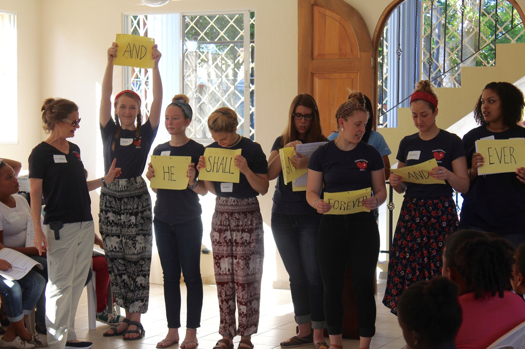 Carol Cornwell Teaches the Hallelujah Chorus in Loma de Cabrera