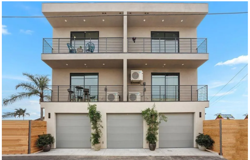 REAR ELEVATION.png