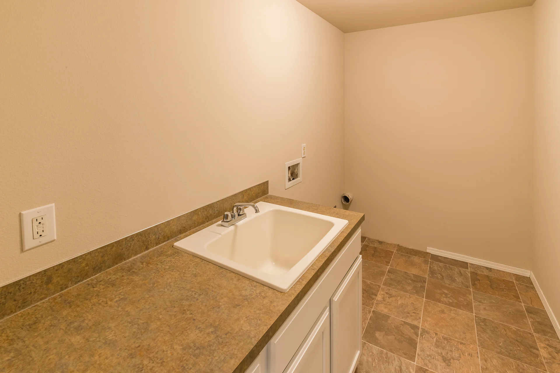 CX0I2183-HDR.jpg