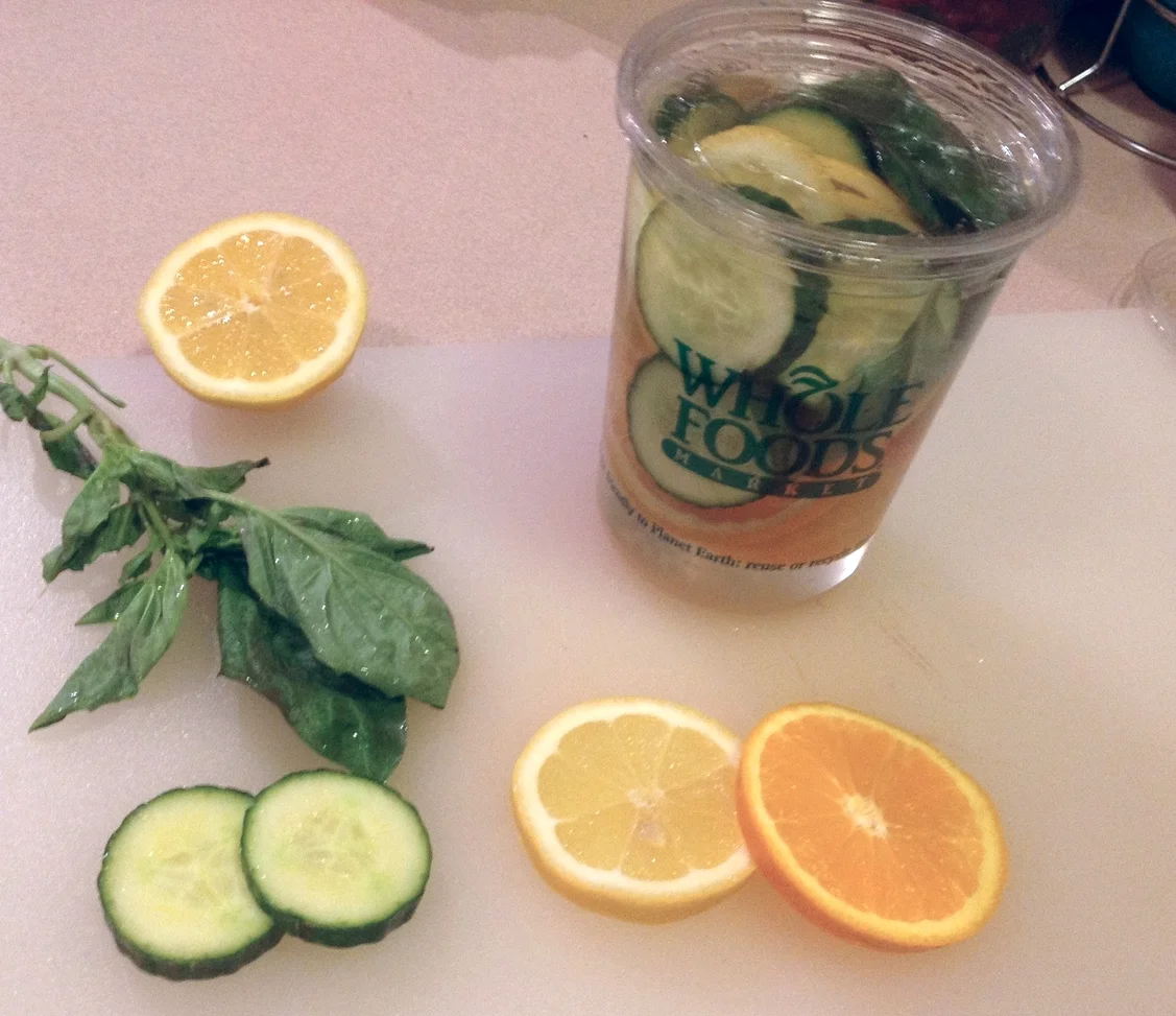 A Belly Slimming Water Detox to try ?