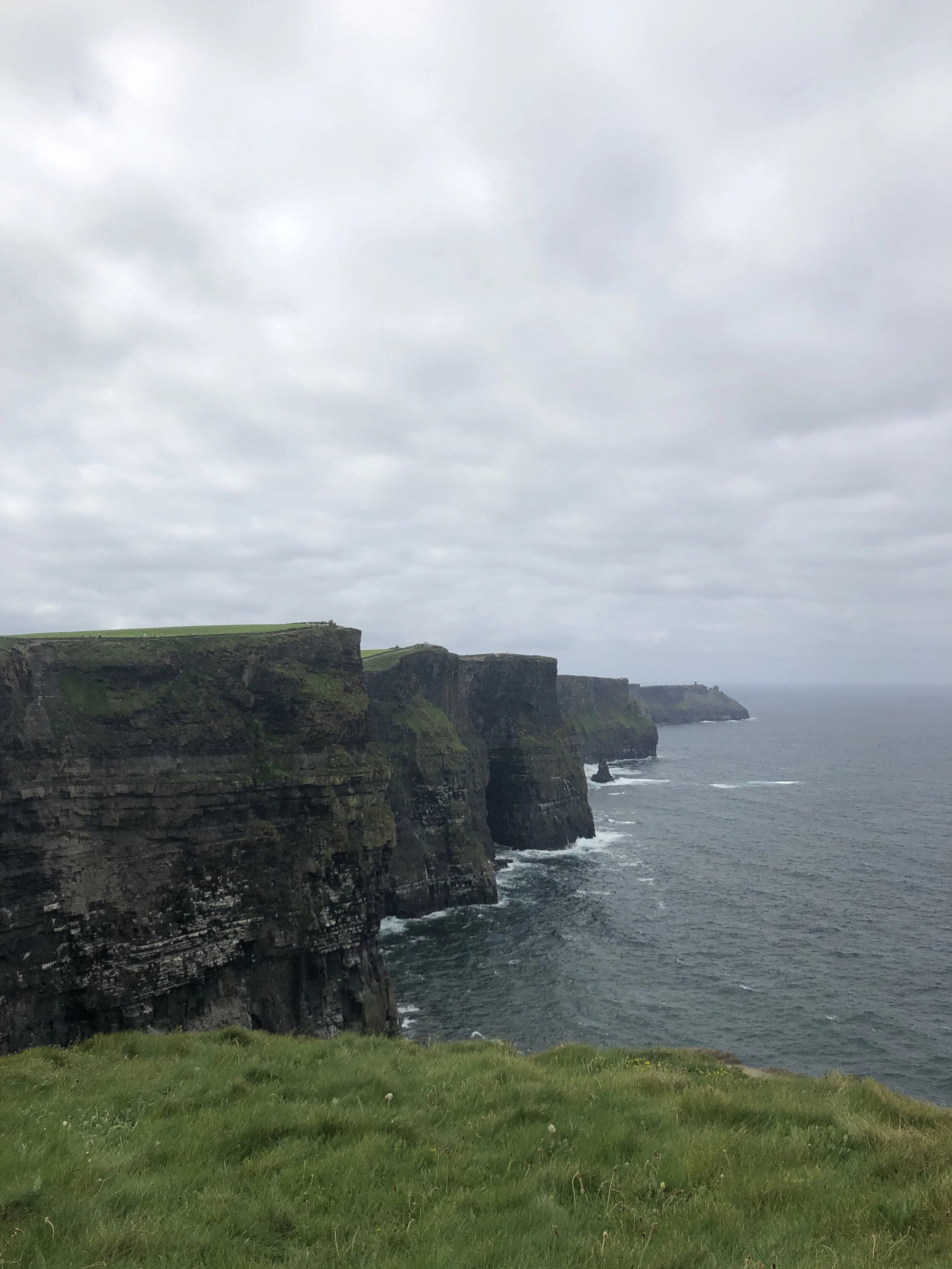 A ROADTRIP IN IRELAND - CLIFFS OF MOHER ; BURREN NATIONAL PARK AND GALWAY